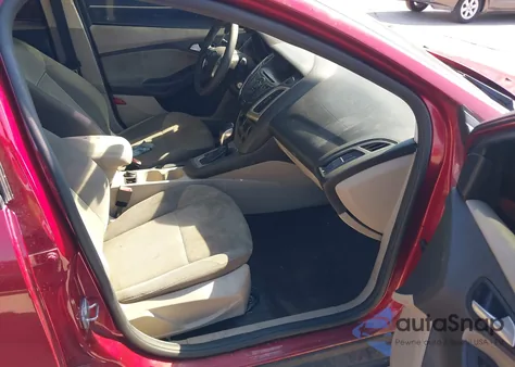 2014 Ford Focus Se z USA, uszkodzony, nr VIN 1FADP3F25EL390340